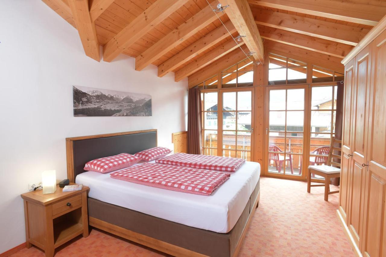 Alpstern Apartment *